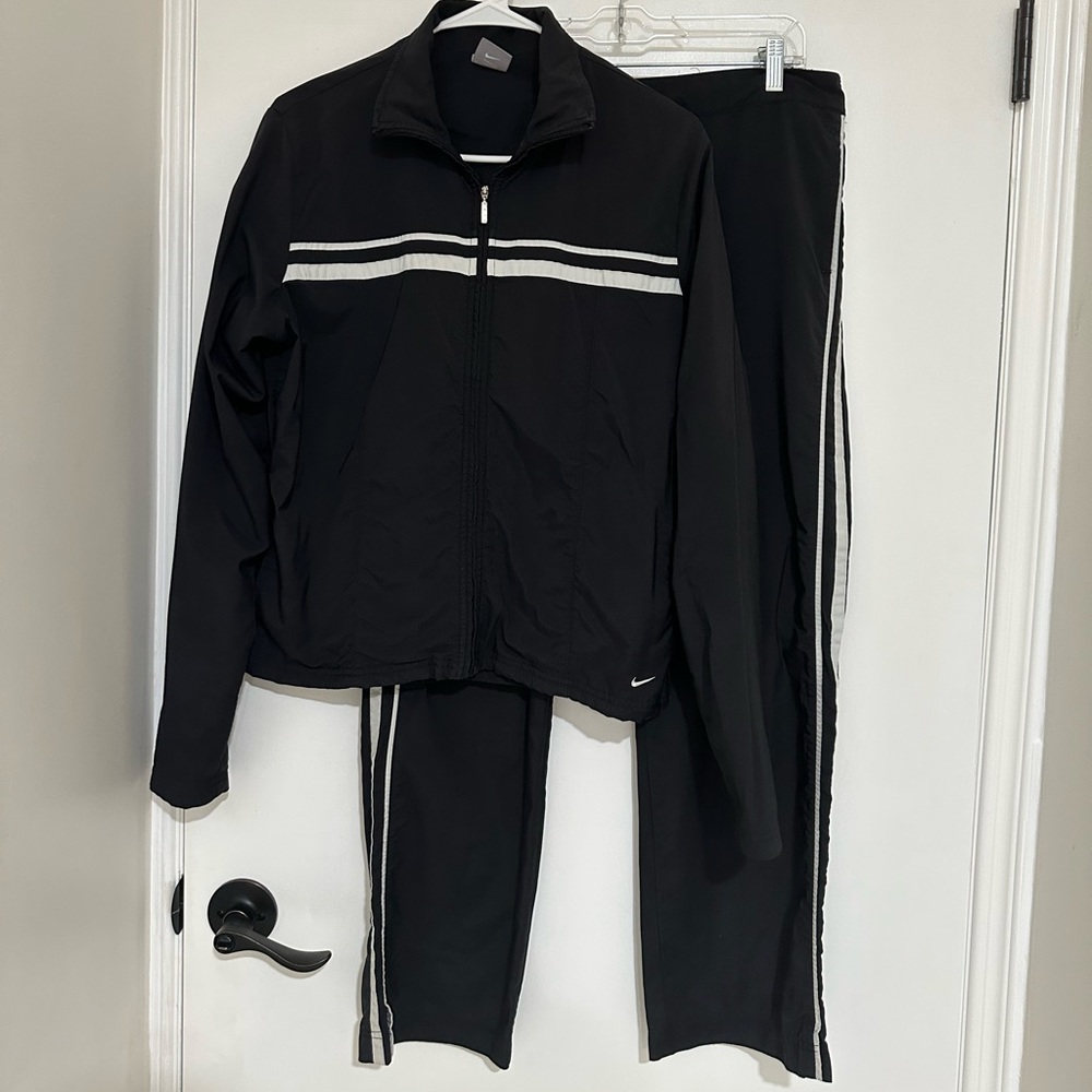 Nike Vintage Track Suit ! 🔥